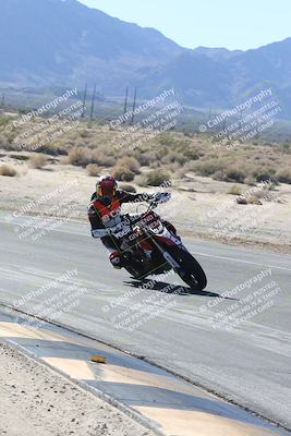 media/Dec-01-2025-Moto Forza (Mon) [[2daa91e15f]]/3-Beginner Group/Session 3 (Turn 16 Inside)/